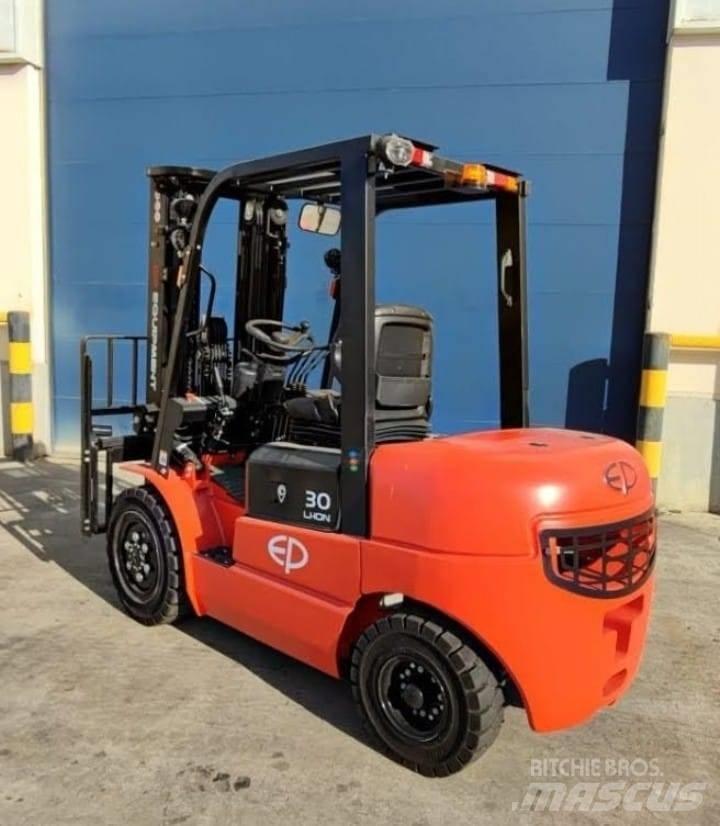 EP EQUIPMENT EFL302 Stivuitor electric