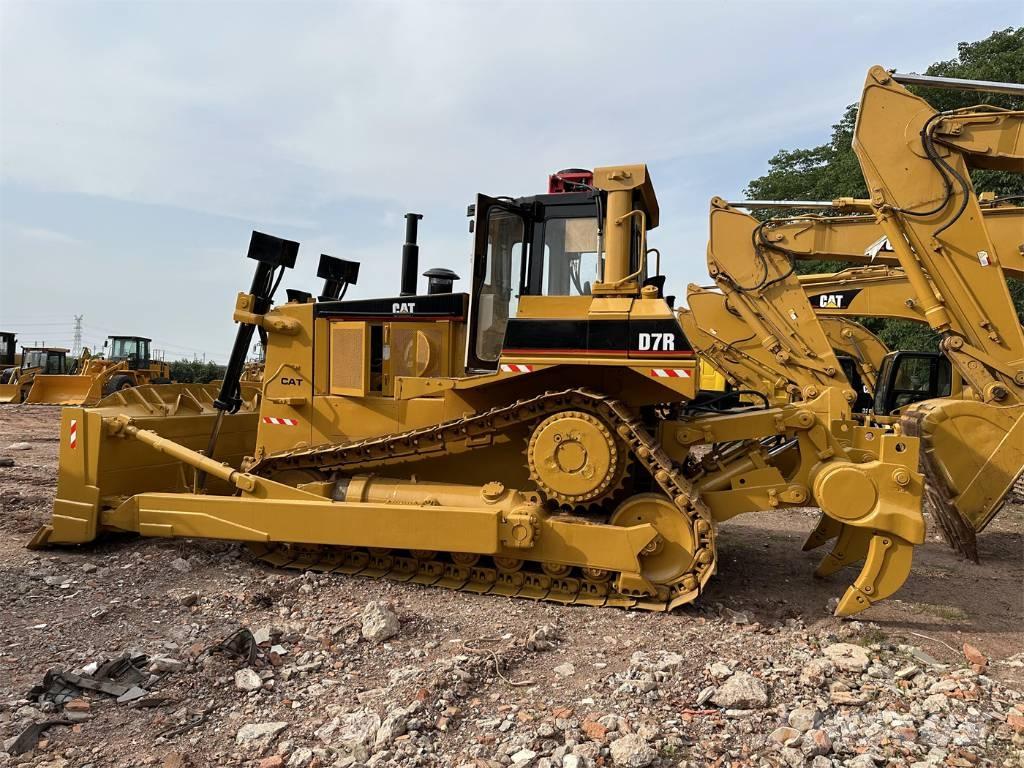 CAT D7R Buldozere pe senile