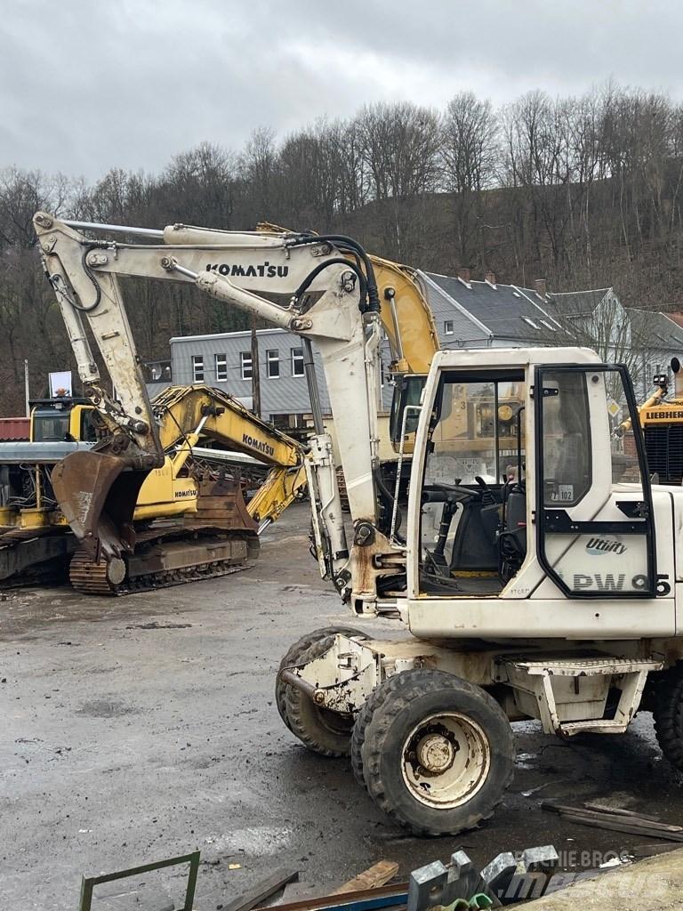 Komatsu PW 95 Excavatoare cu roti