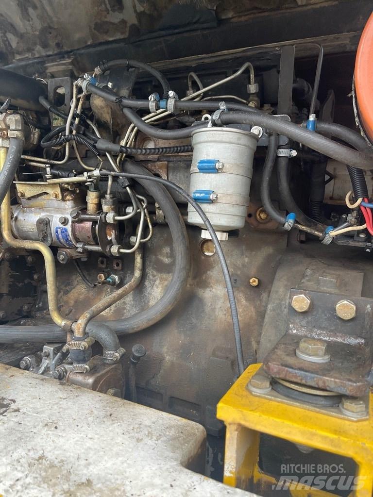 Komatsu PW 95 Excavatoare cu roti