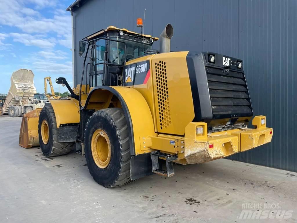 CAT 966M Incarcator pe pneuri