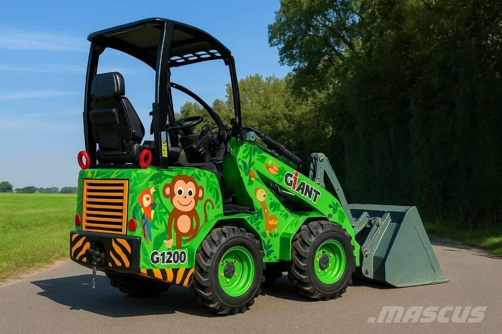 GiANT 1200 Incarcator pe pneuri