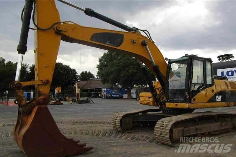 CAT 324D Mini excavatoare < 7t