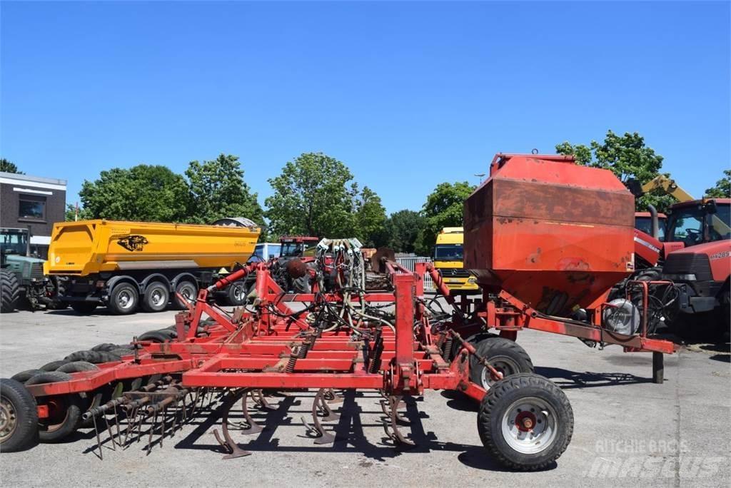 Horsch CO 6.25 Perforatoare