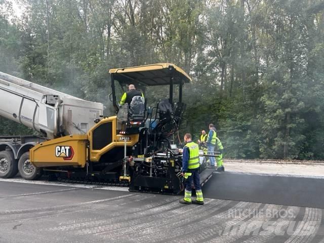 CAT AP 555 Pavatoare asfalt