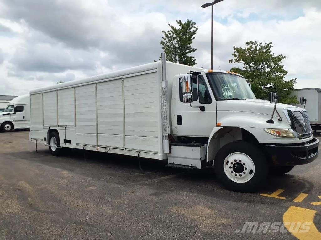 International 4300 Camioane transport bauturi