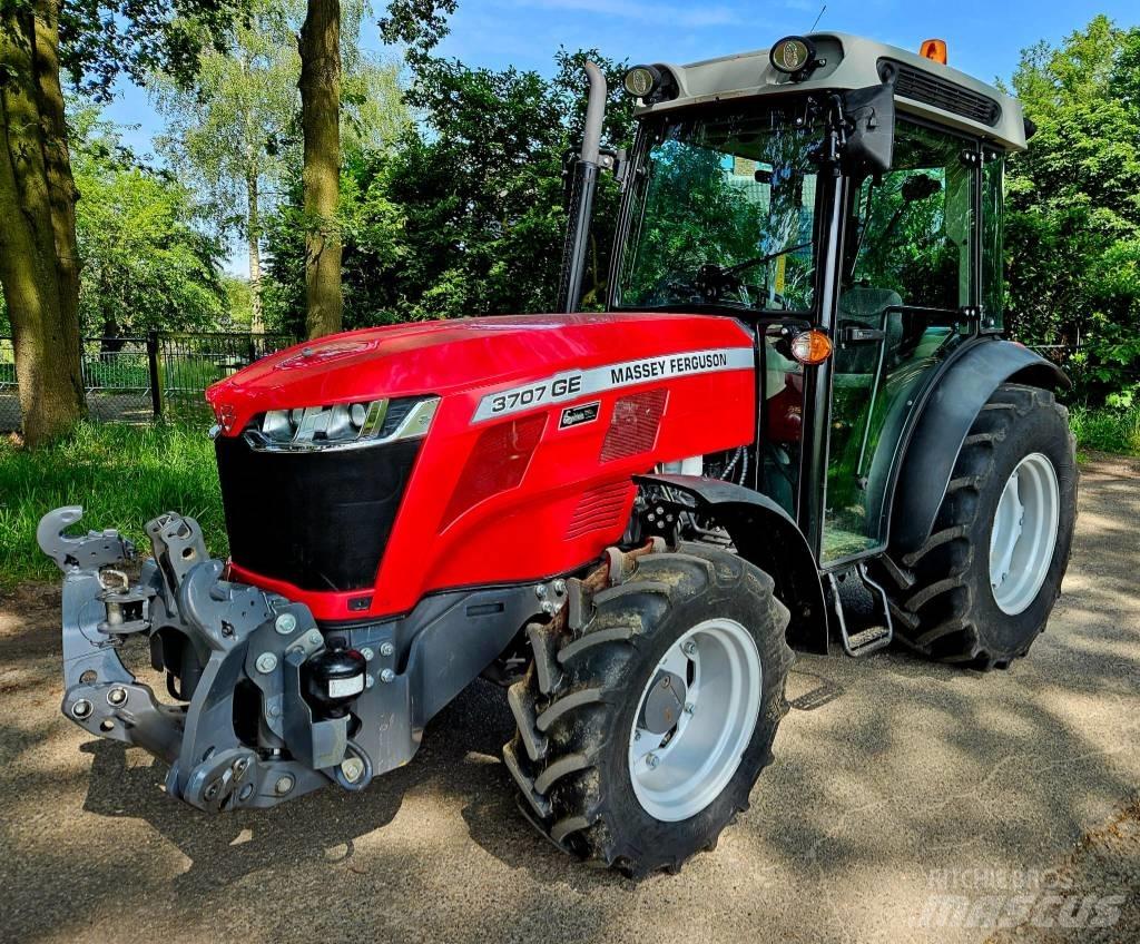 Massey Ferguson 3707 Tractoare
