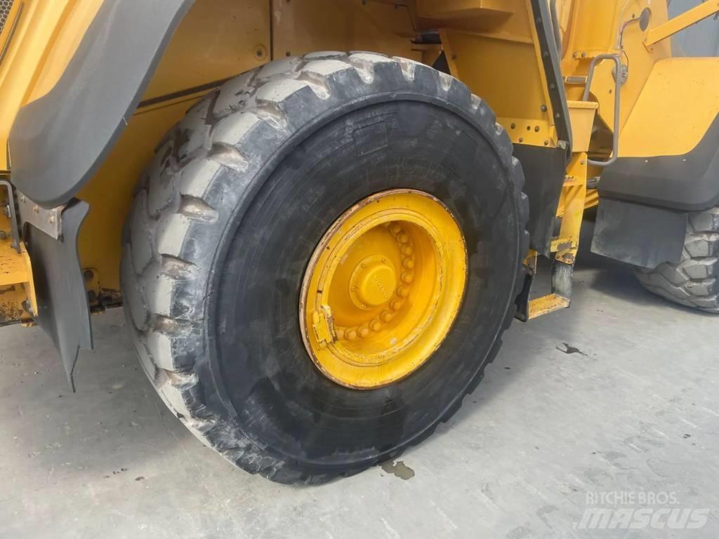 Volvo L180G Incarcator pe pneuri
