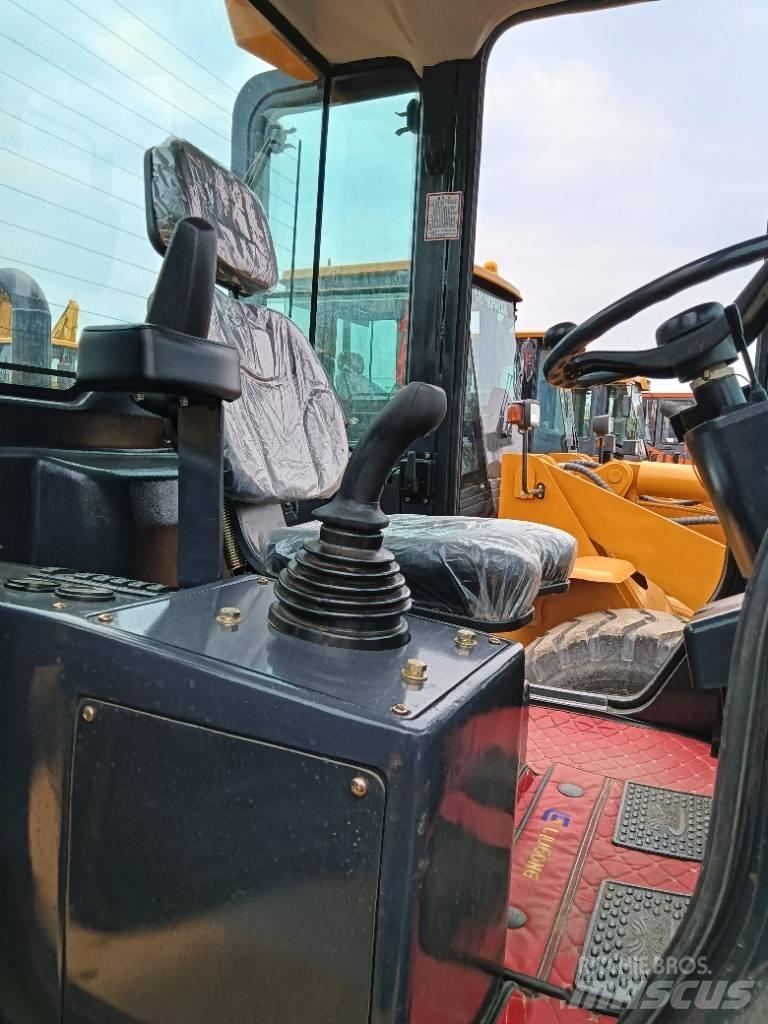 LiuGong 835 Incarcator pe pneuri