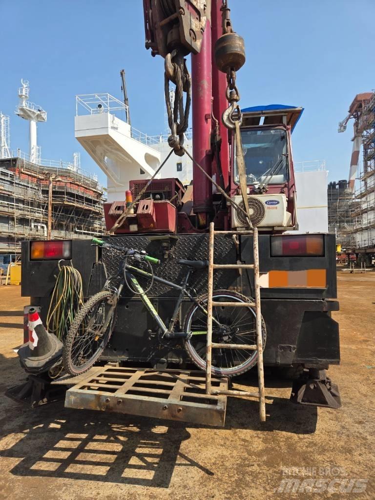 Krupp KMK 5110 Macara pentru orice teren