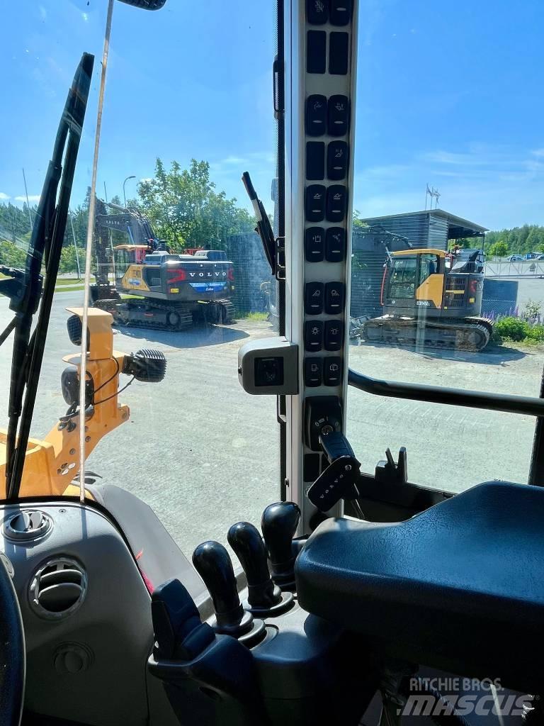 Volvo L 120 H Incarcator pe pneuri
