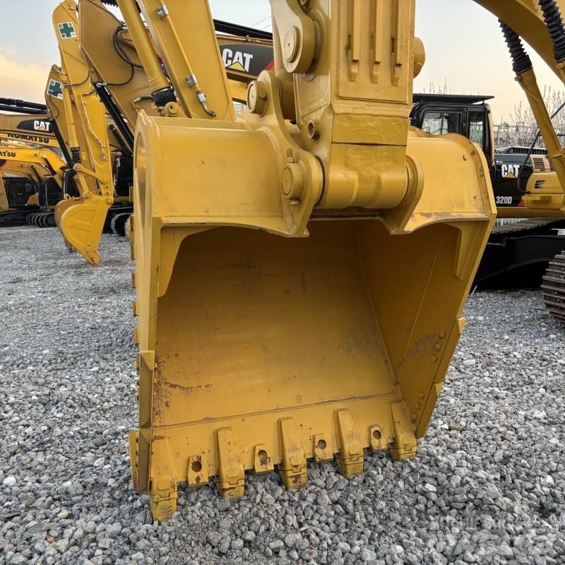 Komatsu PC 450 Excavatoare pe șenile
