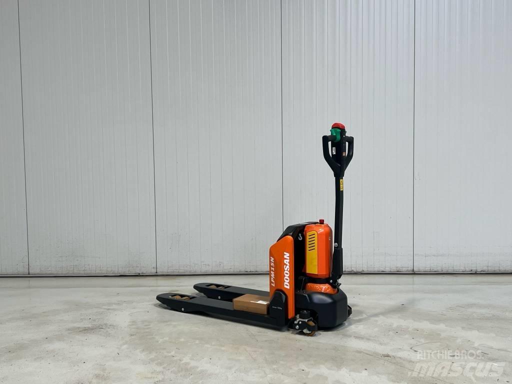 Doosan LPM15N-7 Transpaleta manuala