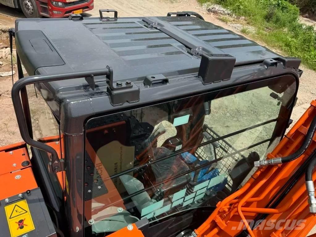 Hitachi ZX 130-6 Excavatoare pe șenile
