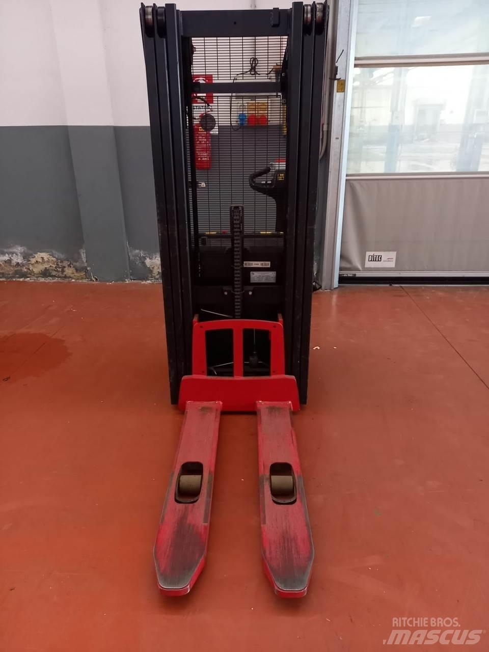 Hyster S1.2 Transpaleta manuala