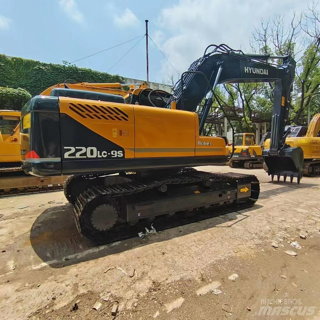 Hyundai 220-9s Excavatoare pe șenile
