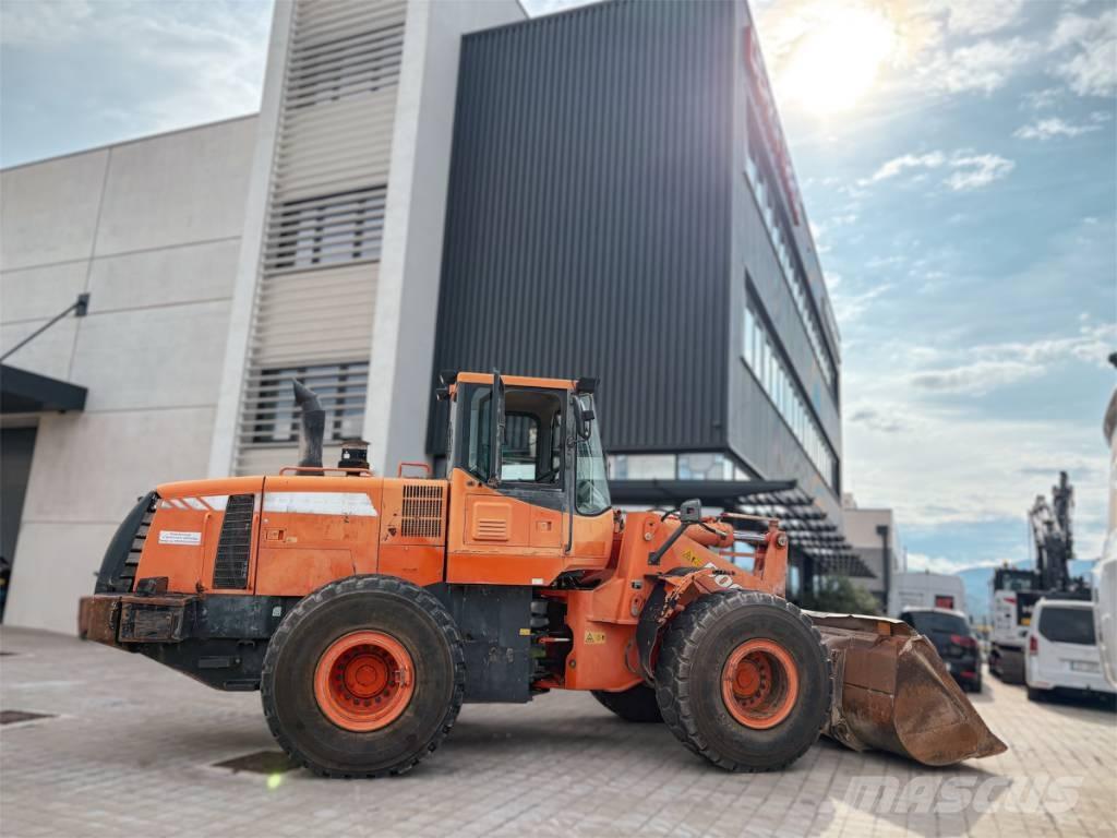 Doosan DL 300 Incarcator pe pneuri