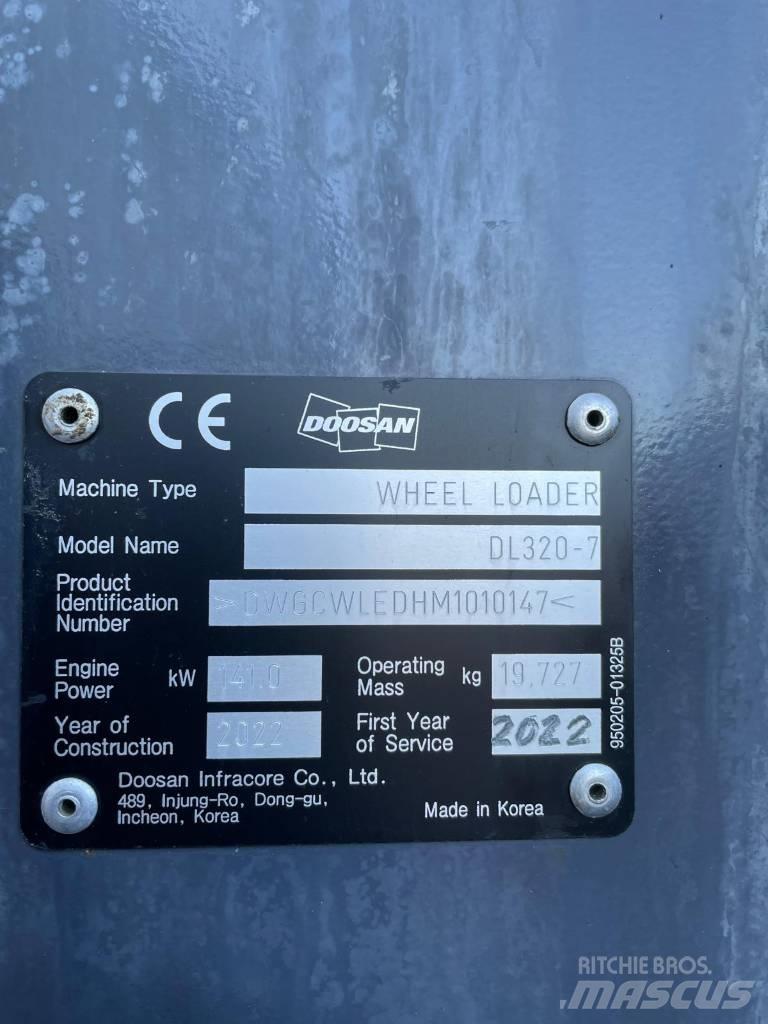 Doosan DL 320-7 Incarcator pe pneuri