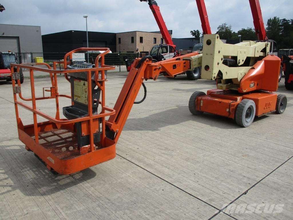 JLG E400 AJPN (048) Nacele compacte autopropulsante