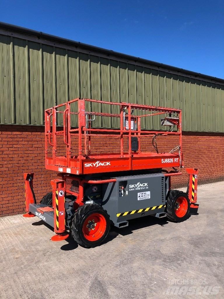 SkyJack SJ 6826 RT Platforme foarfeca