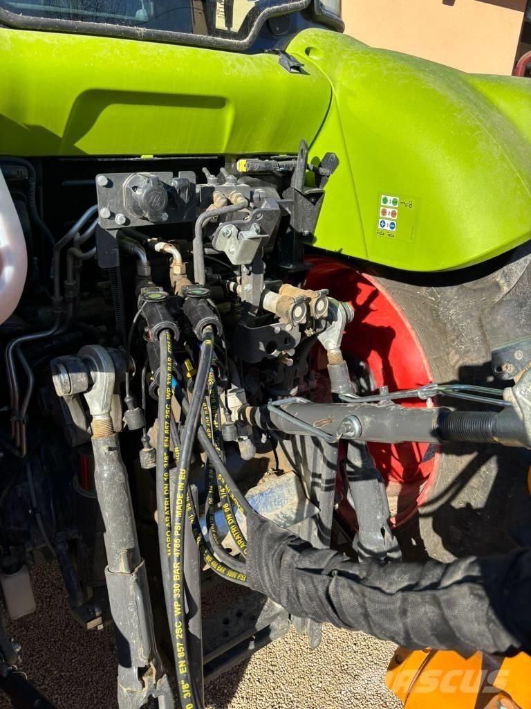 CLAAS Arion 450 Tractoare