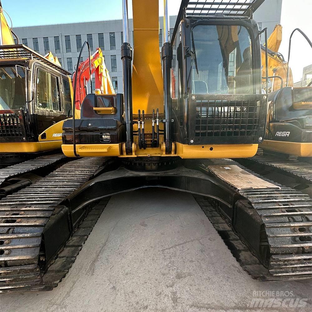 CAT 323 D Excavatoare pe șenile
