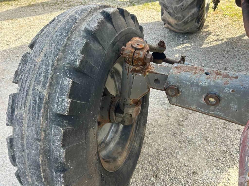 Massey Ferguson 165 Tractoare
