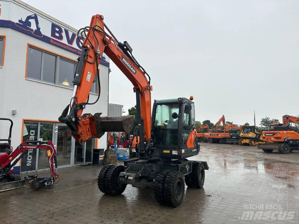 Doosan DX 57 W-5 Excavatoare cu roti