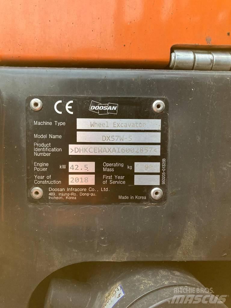 Doosan DX 57 W-5 Excavatoare cu roti