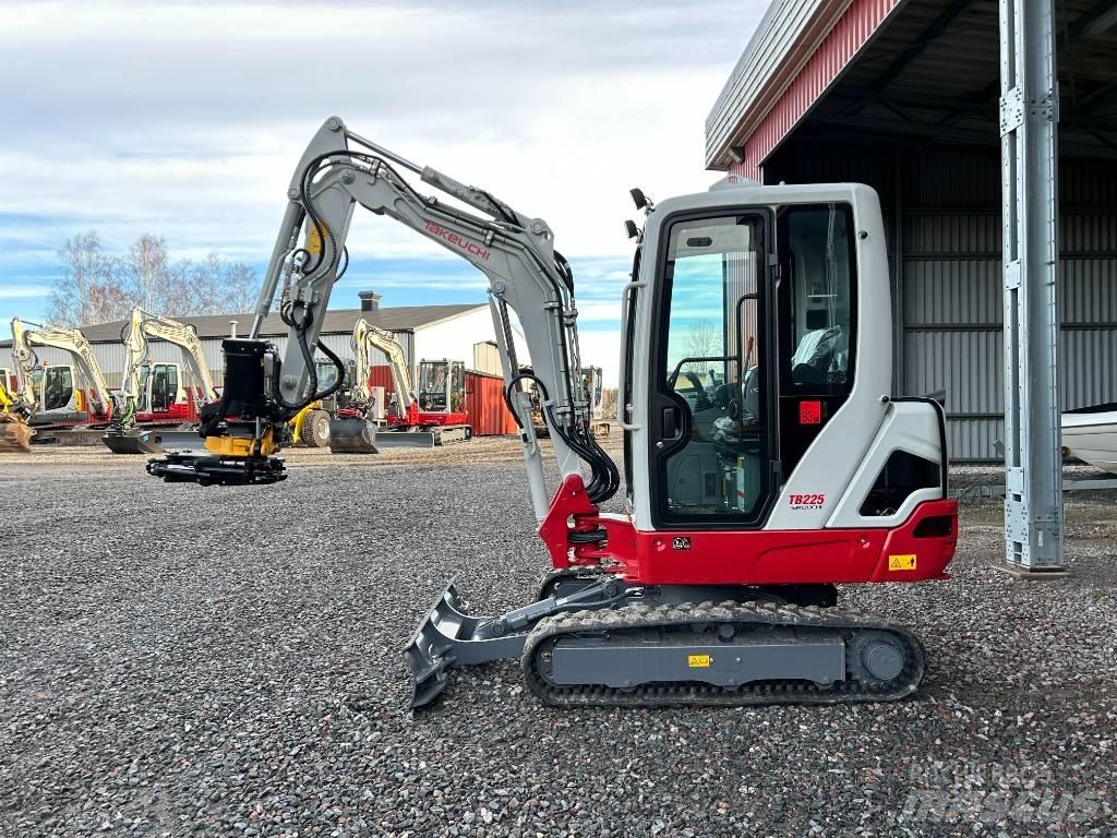 Takeuchi TB225 Mini excavatoare < 7t