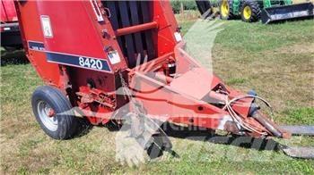 Case IH 8420 Masina de balotat cilindric