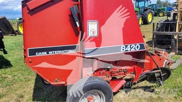 Case IH 8420 Masina de balotat cilindric