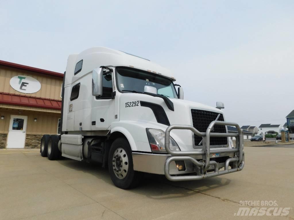 Volvo VNL Autotractoare
