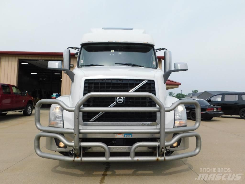 Volvo VNL Autotractoare
