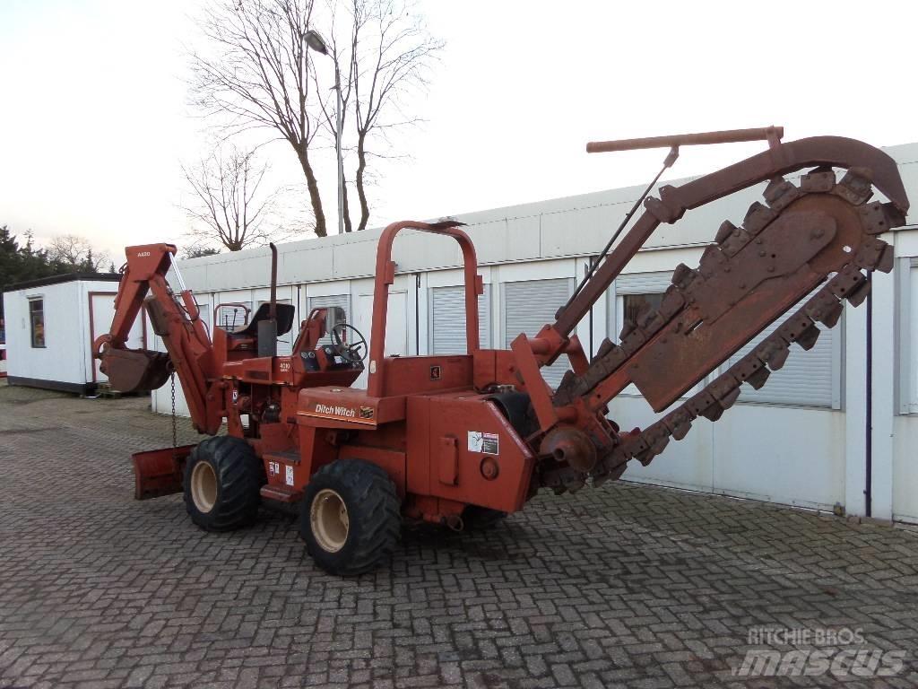 Ditch Witch 4010 DD Excavatoare de santuri