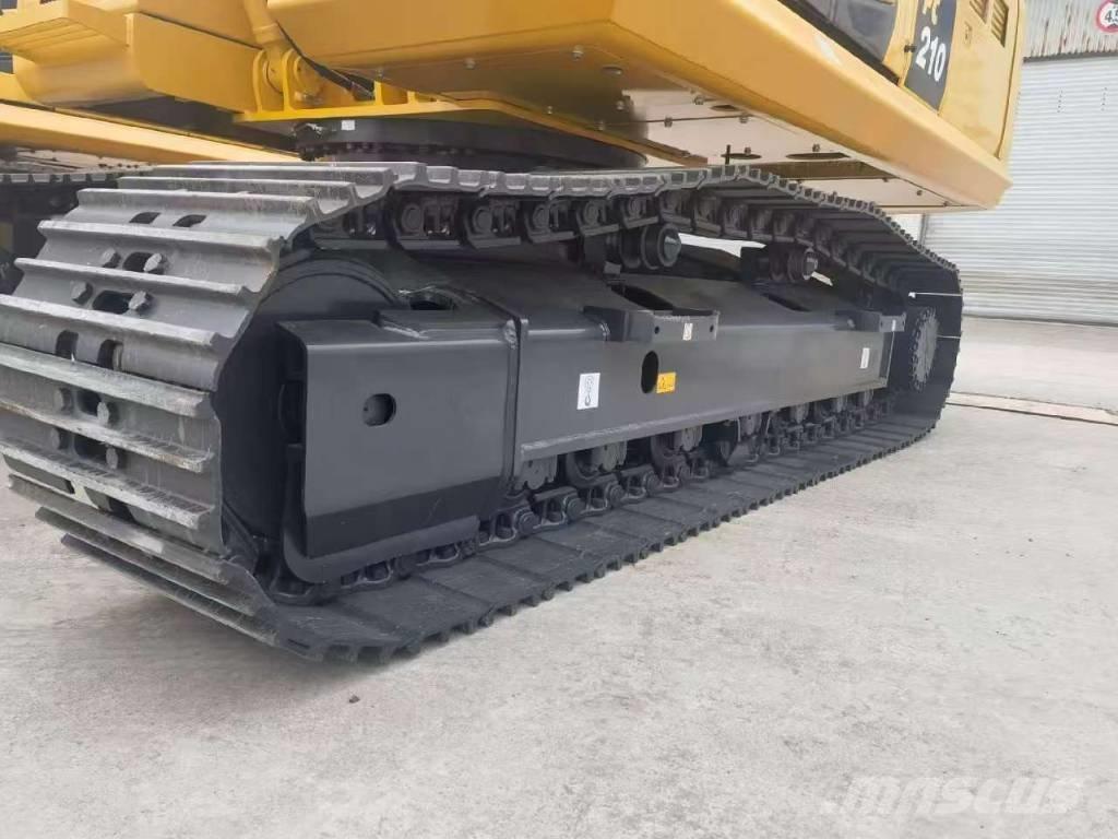 Komatsu PC 210 Excavatoare pe șenile
