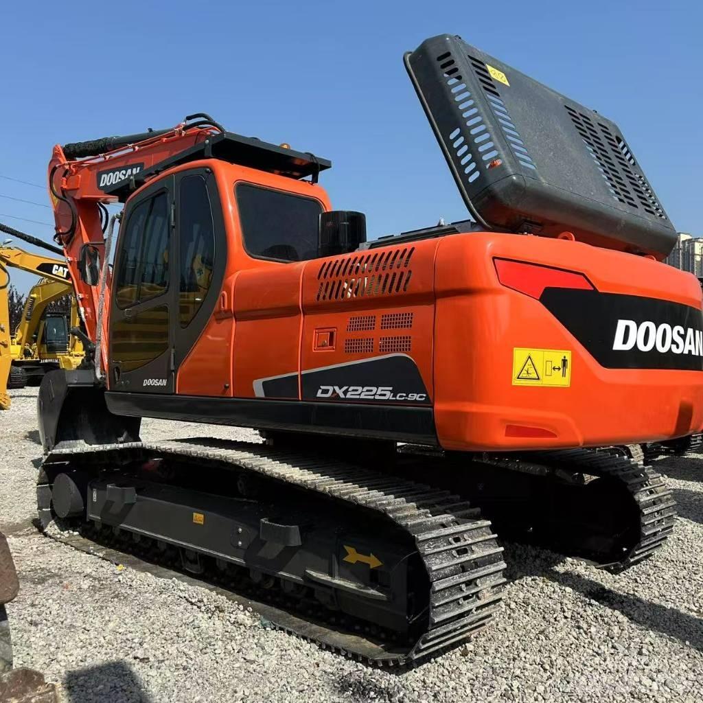 Doosan 225LC-9c Excavatoare pe șenile
