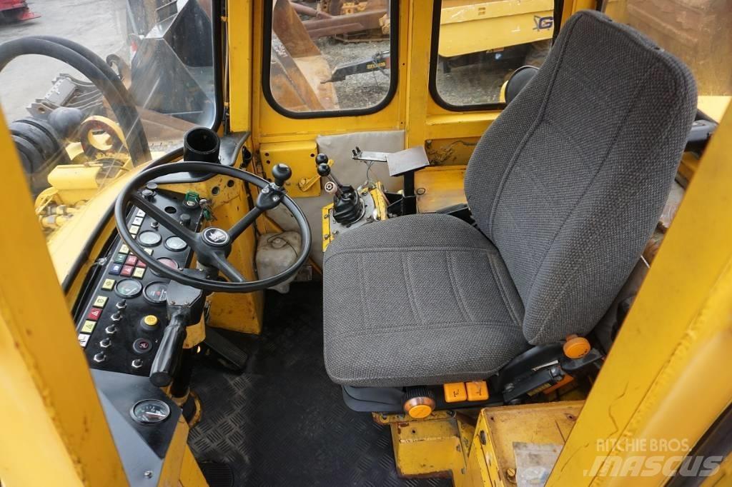 Volvo 4500 Incarcator pe pneuri