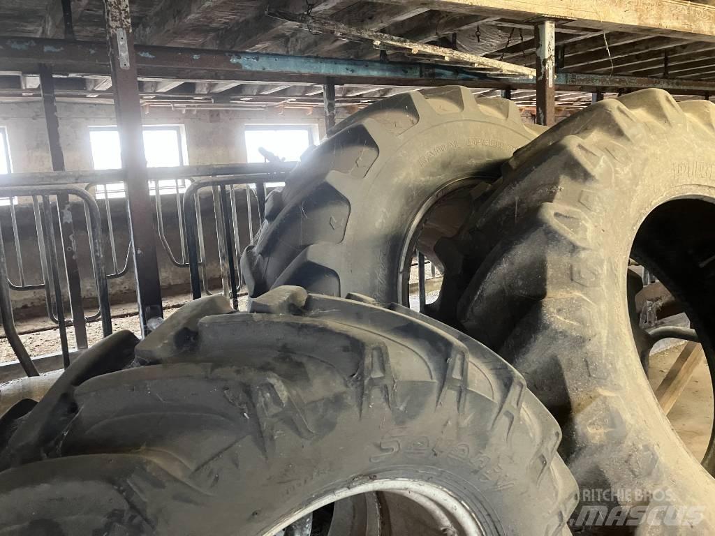 New Holland TM 150 Tractoare