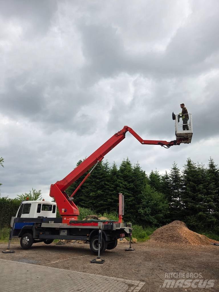 MAN LE 8.140 Platforme aeriene montate pe camion