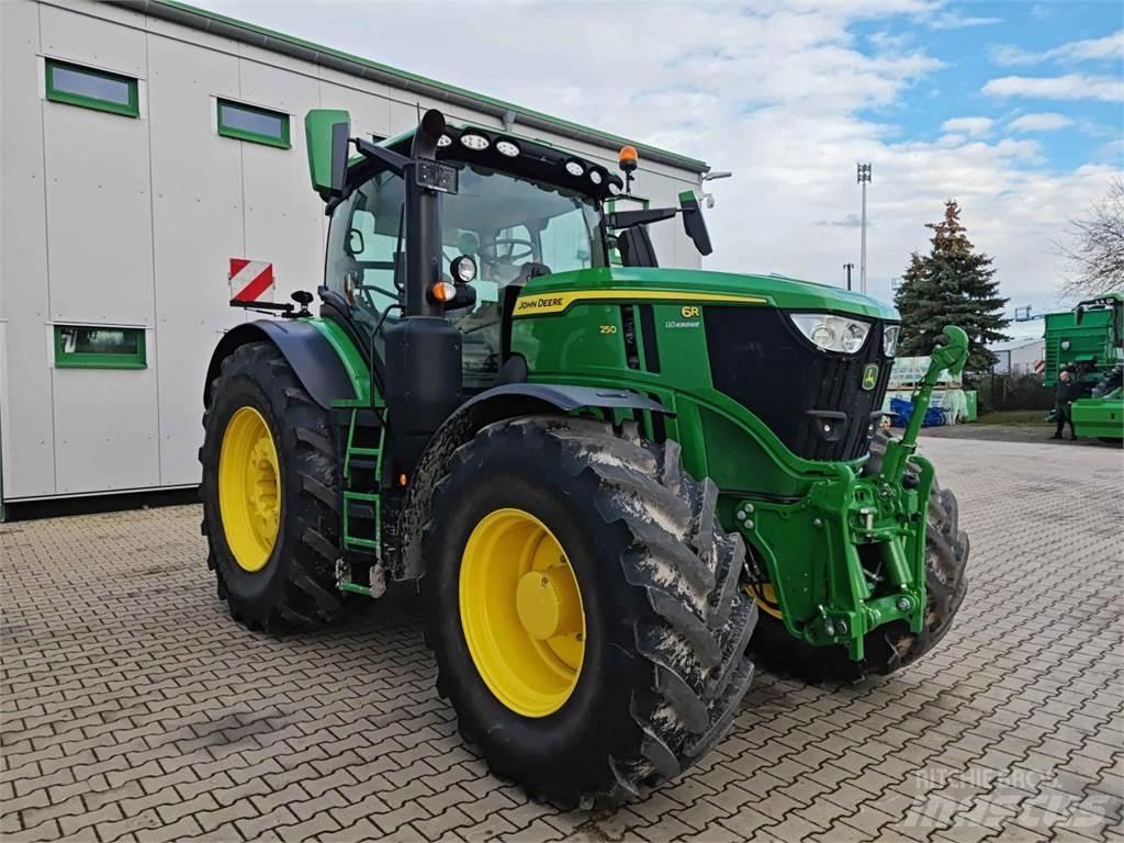 John Deere 6R 250 Tractoare