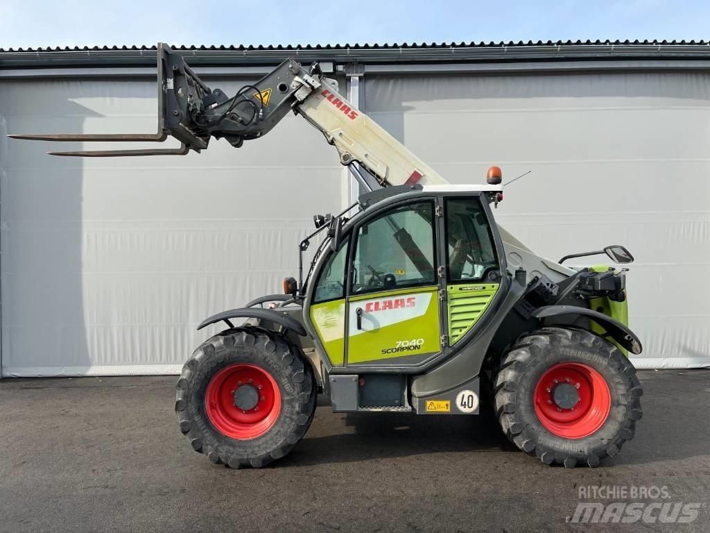 CLAAS SCORPION 7040 Manipulatoare agricole