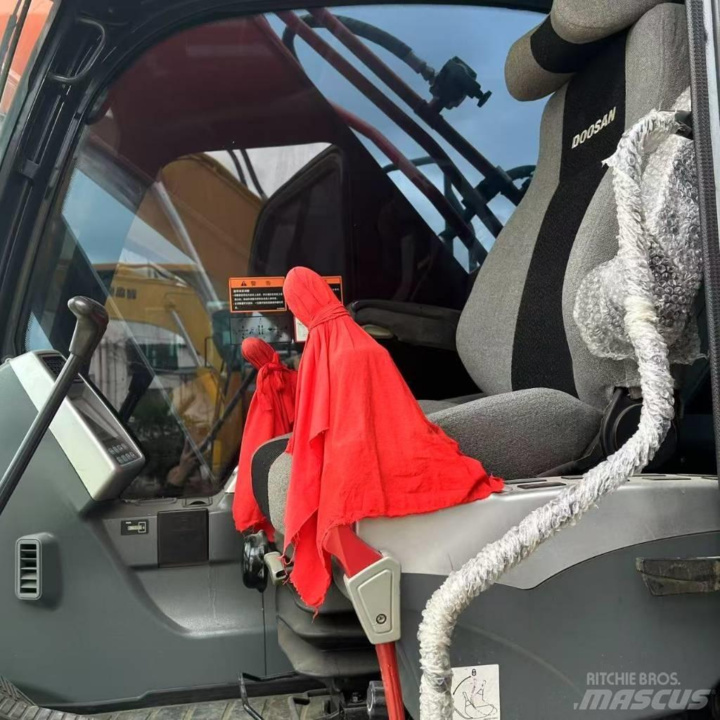 Doosan 225LC-9 Excavatoare pe șenile
