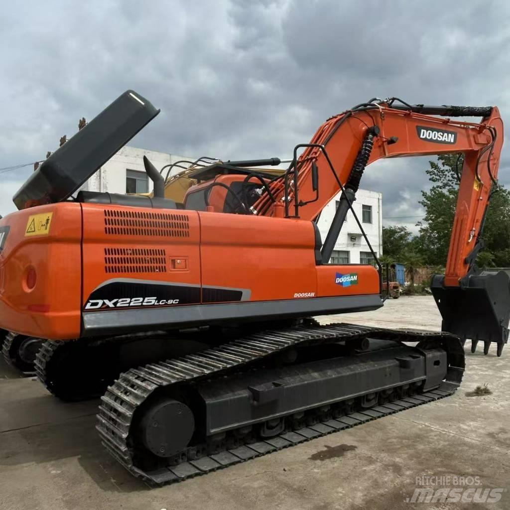 Doosan 225LC-9 Excavatoare pe șenile

