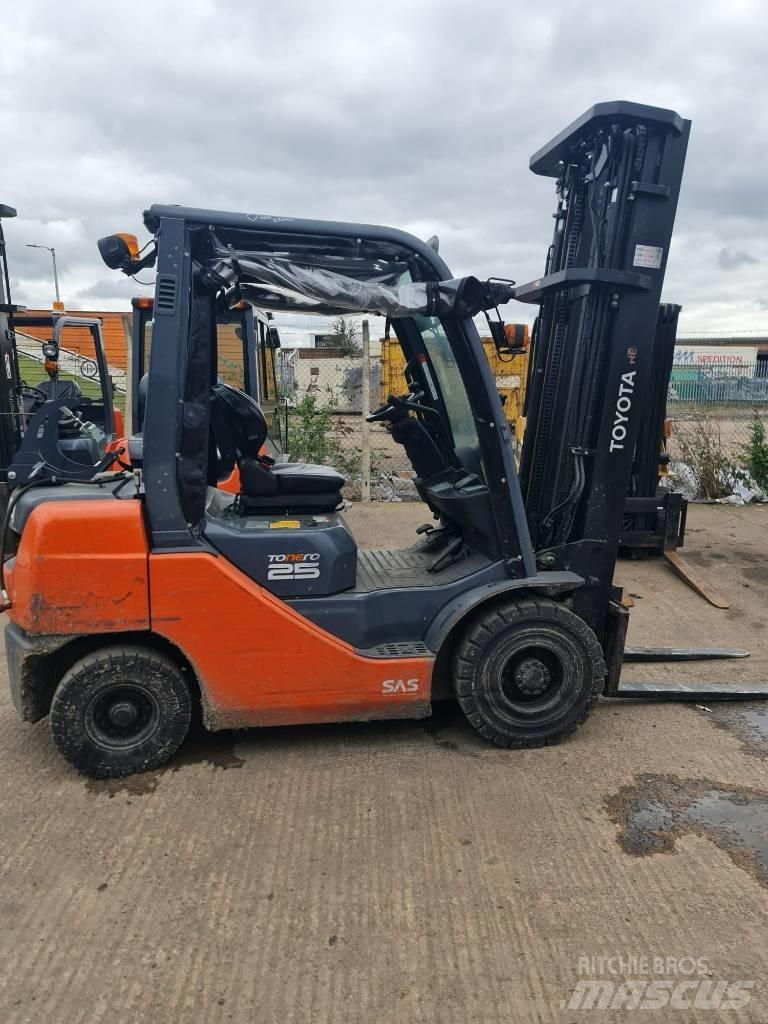 Toyota 02-8 FGF 25 Stivuitor GPL