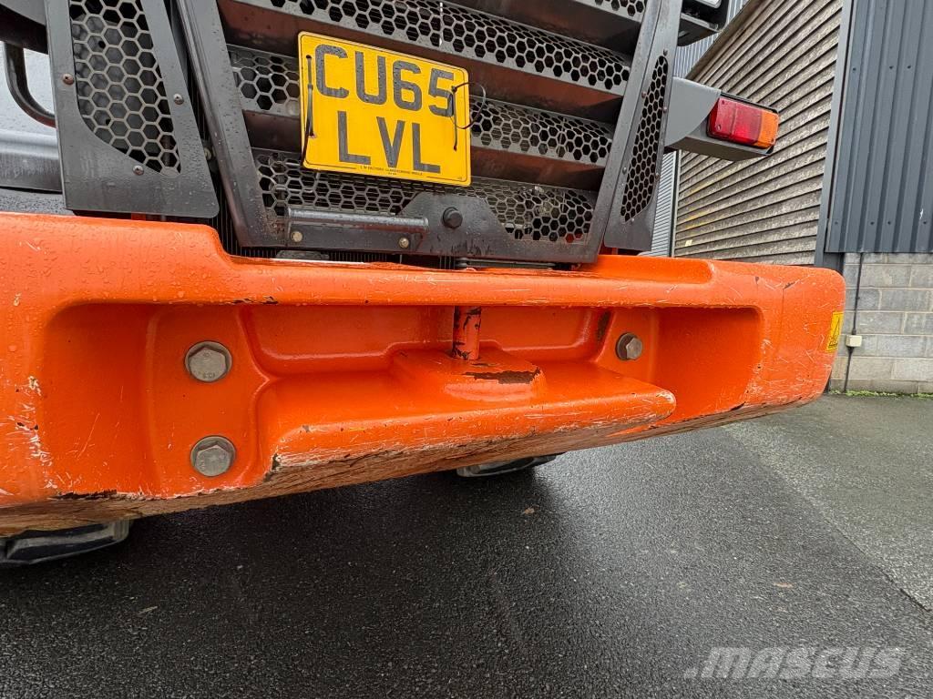 Hitachi ZW 220-5B Incarcator pe pneuri