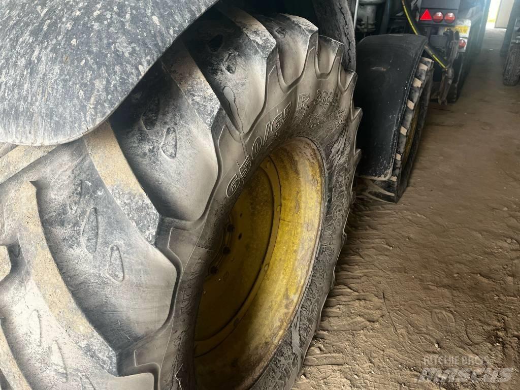 John Deere 6820 Tractoare
