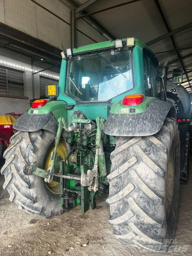 John Deere 6820 Tractoare