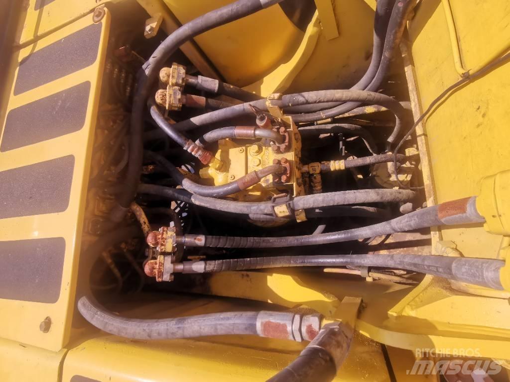 Komatsu PC 200-6 Excavatoare pe șenile
