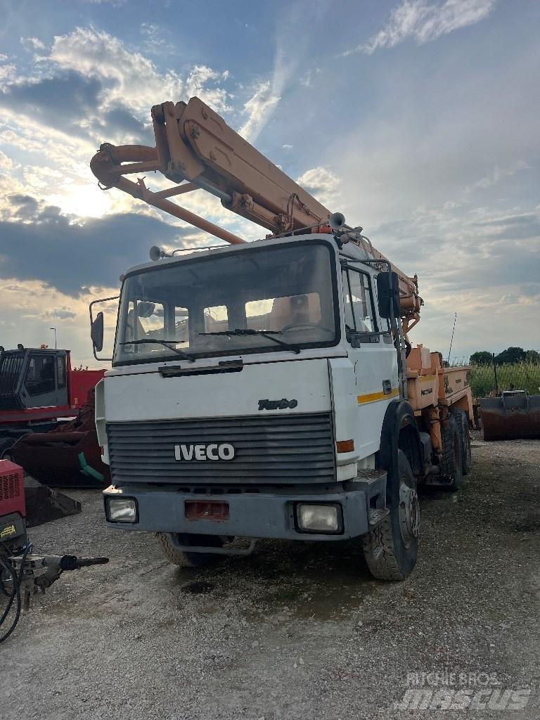 Iveco 330-36 H Autobasculanta